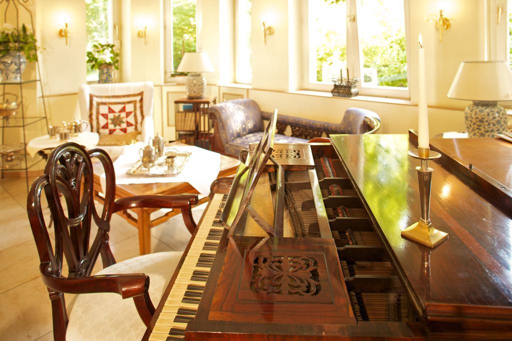 Hotel Villa Meererbusch Мербуш Экстерьер фото